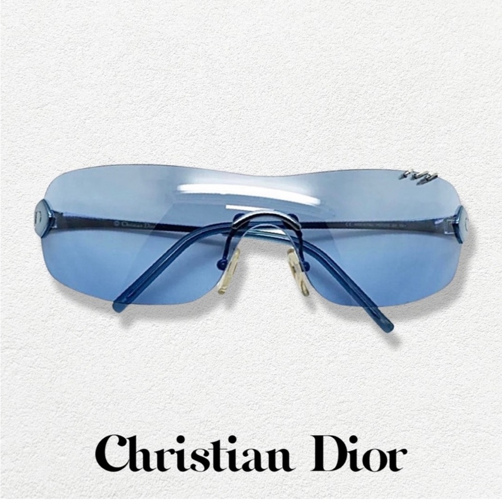 CHRISTIAN DIOR VTG BLUE
GRADIENT'PIERCING' 55P 120 RIMLESS SHIELD
SUNGLASSES